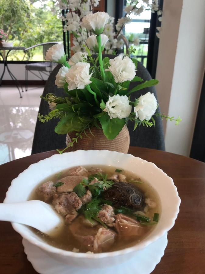 Ban Suweena 우타이타니 외부 사진